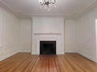 128 Chestnut St #3, Boston, MA 02108