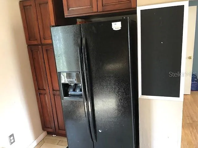 3 bed, 1.0 bath, 1004 sqft, $1,995 — Photo 4