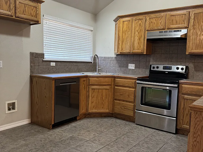 2237 Scissortail Landing Dr — Photo 7