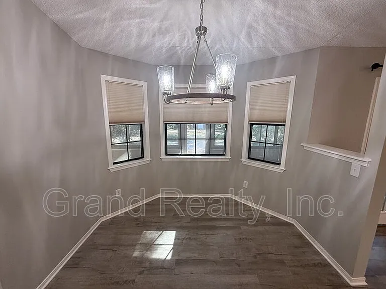 3965 Deerwood Cir — Photo 12