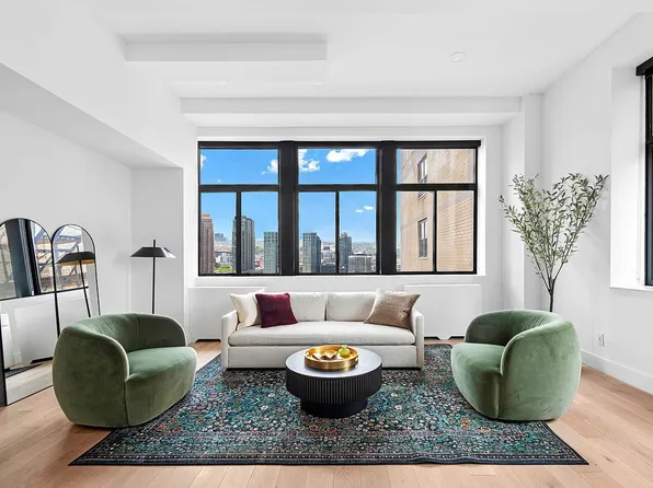 310 E 46th St APT 24H, New York, NY 10017