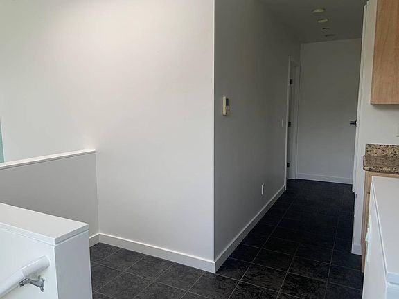 5th image of 641 Valley Ave