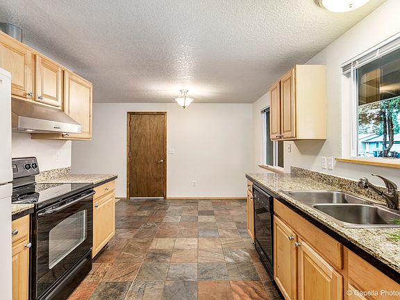 4th image of 1841 NE 23rd Ct