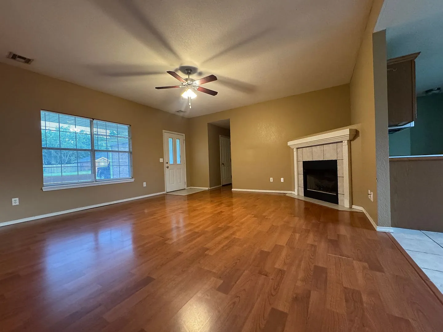 550 Walker Street — Photo 3
