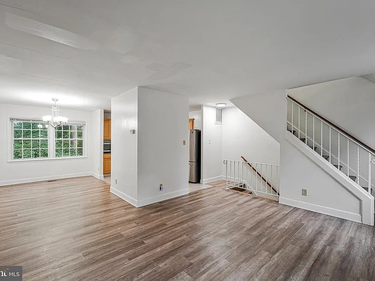 14707 Bentley Sq — Photo 16