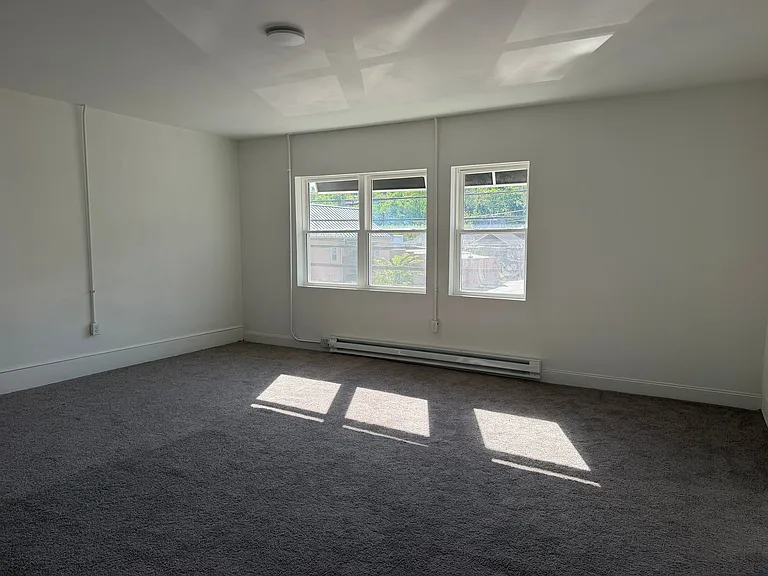 33 N Washington St #1 — Photo 4