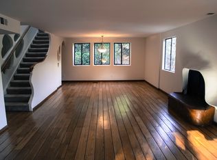 10446 Hebron Ln, Los Angeles, CA 90077