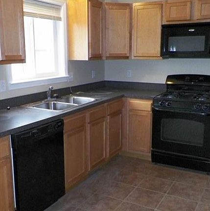 2nd image of 2270 Hamata St