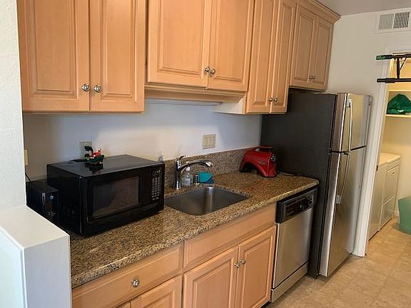 4th image of 3362 La Mesa Dr APT 6