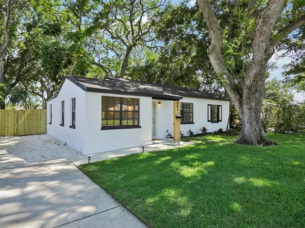 262 41st Ave NE, Saint Petersburg, FL 33703