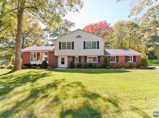 532 Old Woods Rd, Wyckoff, NJ 07481