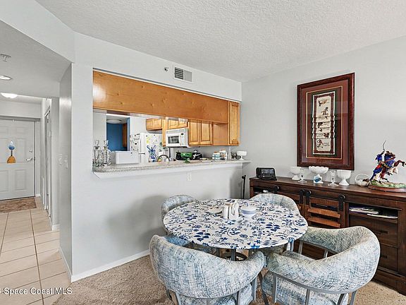 5th image of 1420 Huntington Ln APT 2402