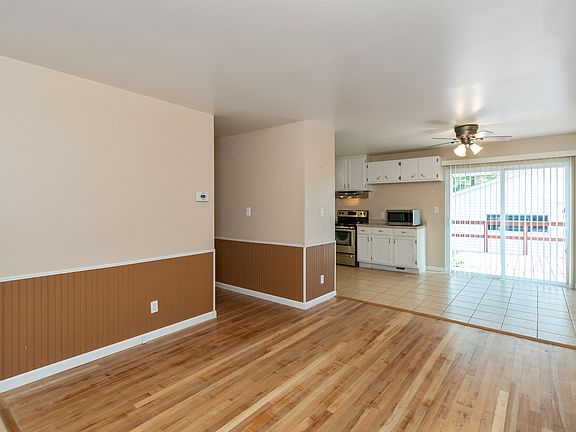 4th image of 916 N Park St