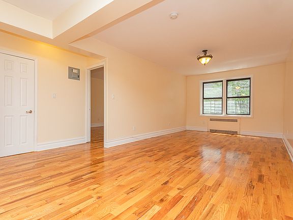5th image of 100 E 21st St #117