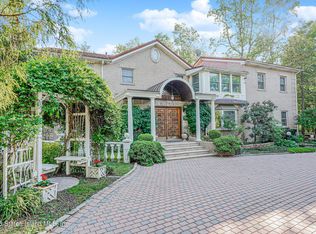 46 Buttonwood Rd, Staten Island, NY 10304