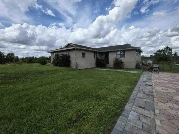 925 Foxdale Ave, Lehigh Acres, FL 33974