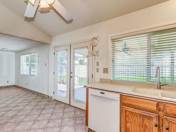 3rd image of 7808 E Oakshore Dr