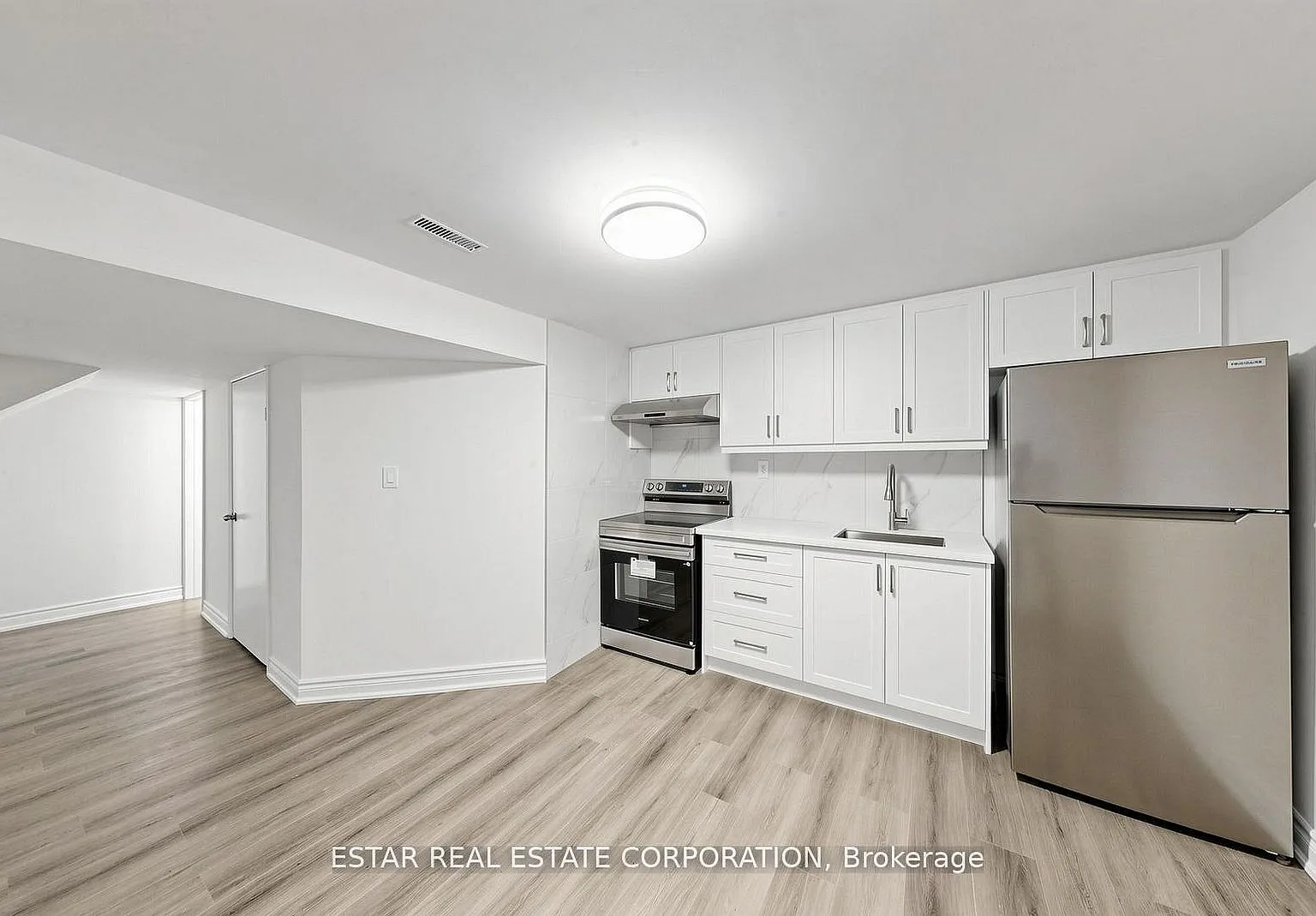 4 bed, $2,200 — Photo 2