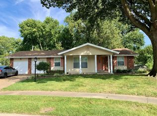 2562 Rhapsody Ln, Florissant, MO 63031