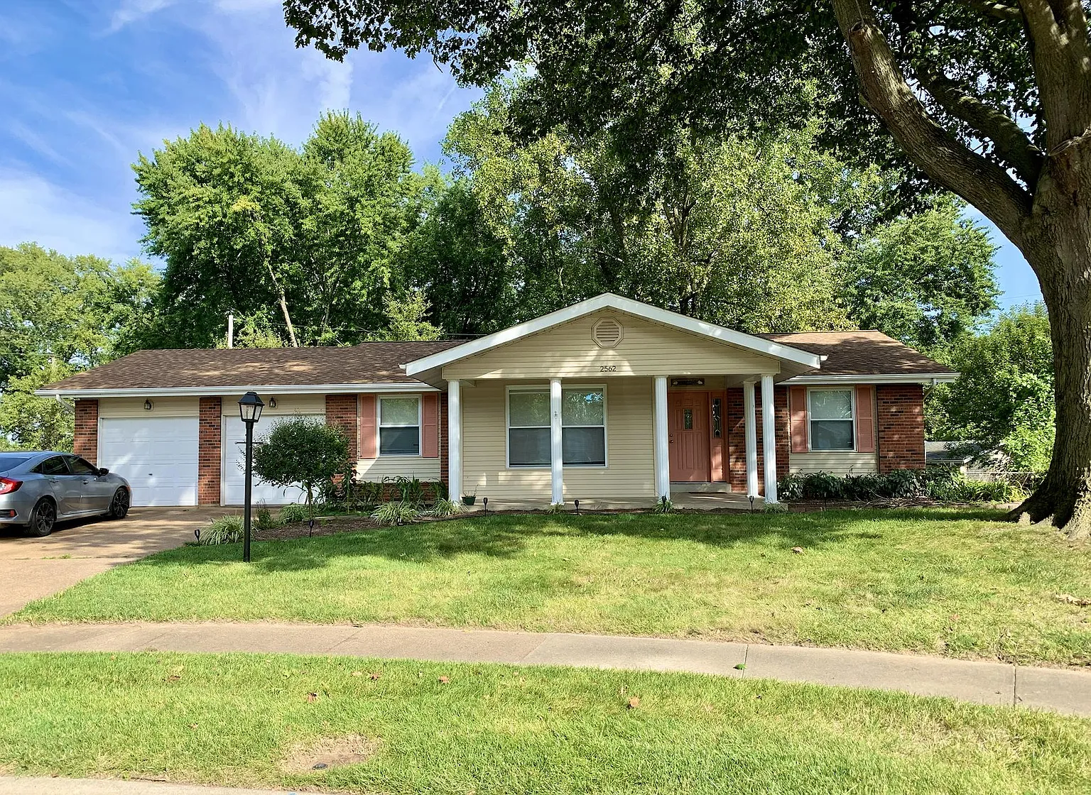 2562 Rhapsody Ln photo 1