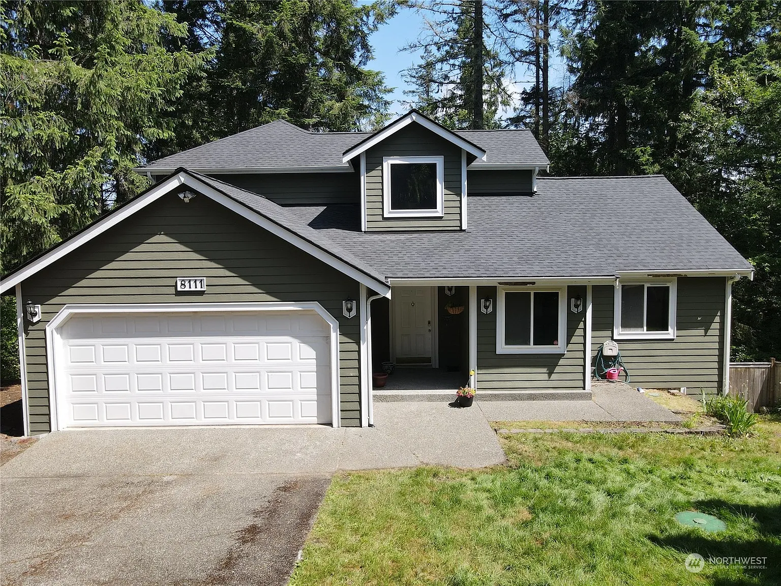 8111 Incline Drive SE photo 1
