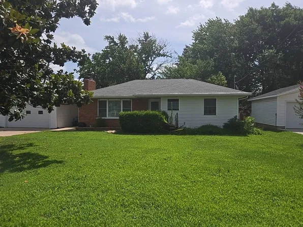 722 N Pine St, Marshfield, MO 65706