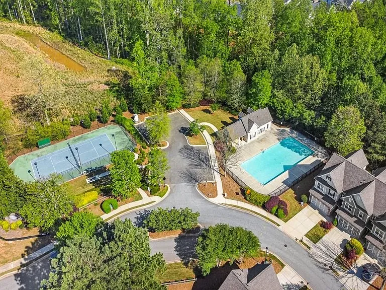 2872 Cross Creek Dr — Photo 4
