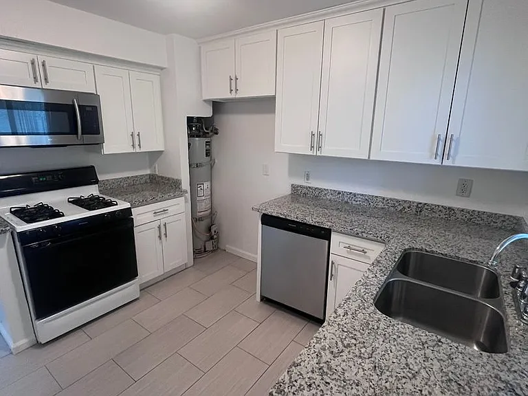 5128 Robertson Ave — Photo 4