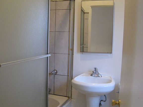 3rd image of 4308 Utah St