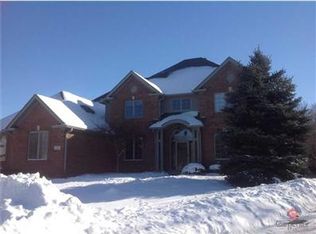 498 Oak Brooke Ln, Greenwood, IN 46142