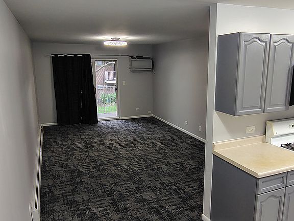 3rd image of 1147 Miller Ln