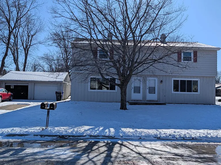 3603 Crestview Dr — Photo 1