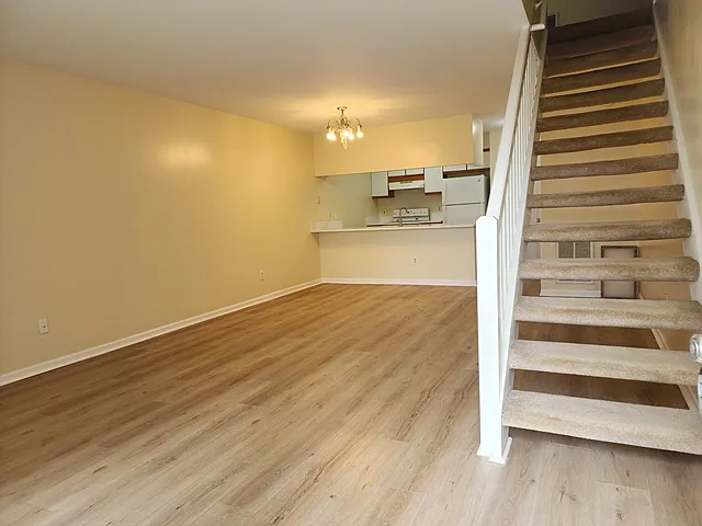 5326 Lake Victoria Arch — Photo 2