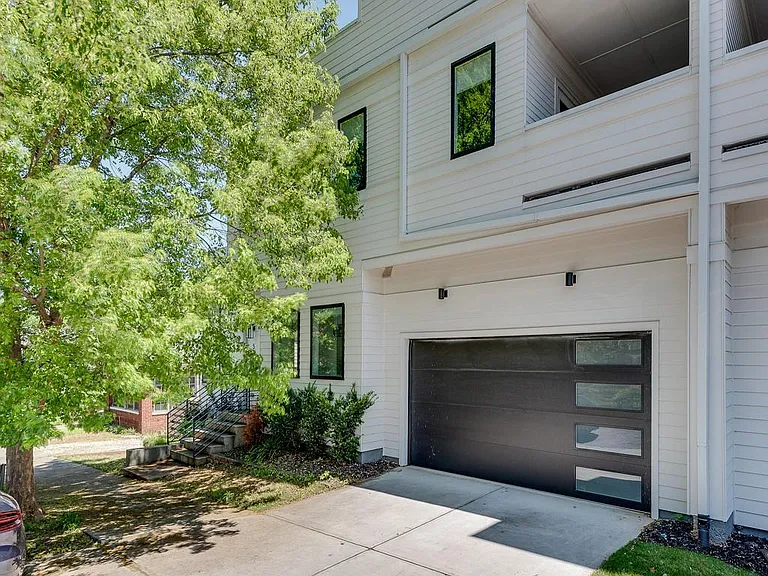 520 Wabash Ave NE #B — Photo 3