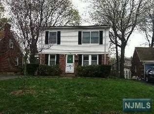 33 Ranger Rd, Dumont, NJ 07628