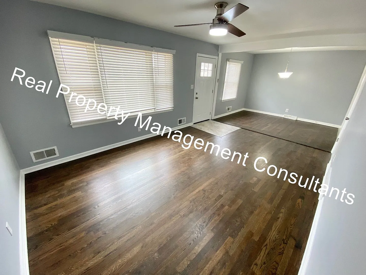 Spacious 3 Bedroom with Garage in South Kansas City! — Photo 4