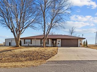 24014 E 1049th Rd, Weatherford, OK 73096