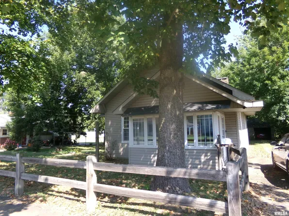1315 W Monroe St, Herrin, IL 62948