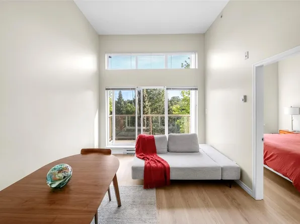 1550 Church Ave #403, Saanich, BC V8P 2H1