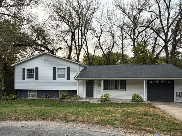 120 Westridge Ct, Collinsville, IL 62234
