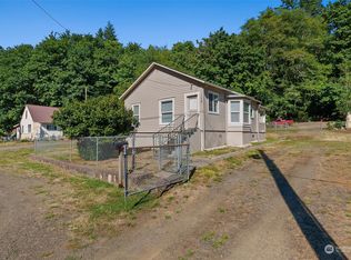 1449 Larch St, Raymond, WA 98577