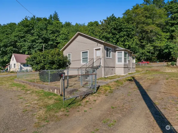 1449 Larch Street, Raymond, WA 98577