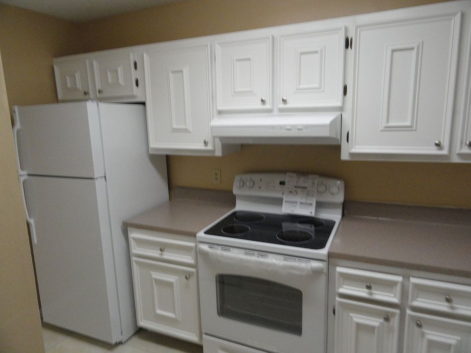 1st image of 618 Kenwick 204 Cir