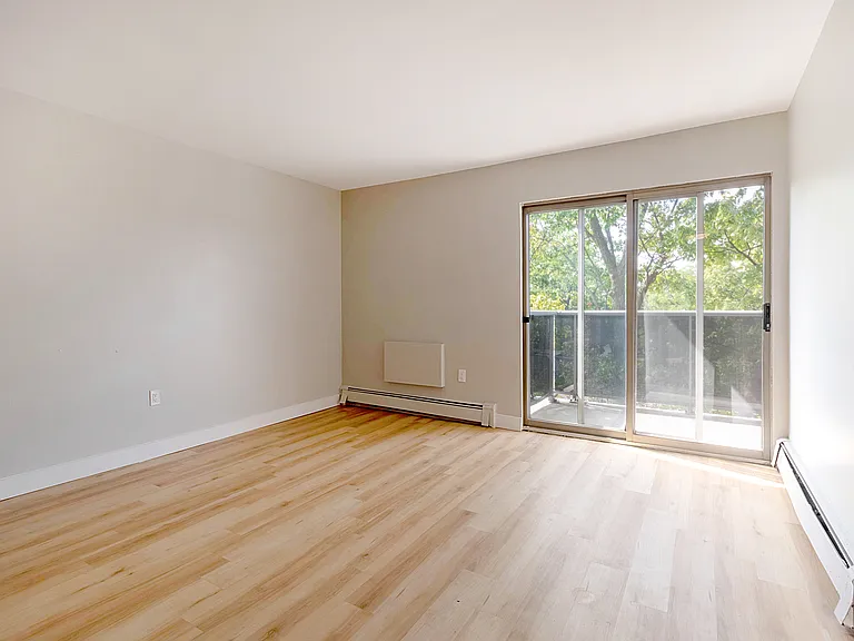 650 Waterloo St — Photo 20