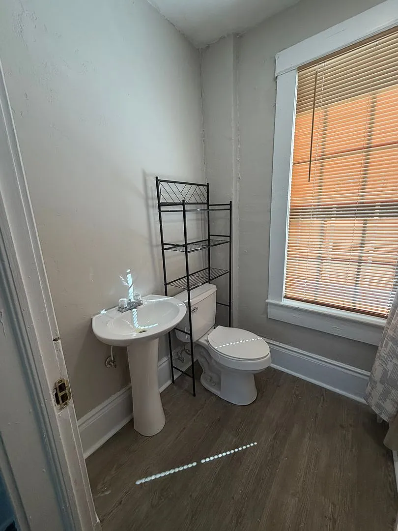 5 Bed 2 Bath Home — Photo 3