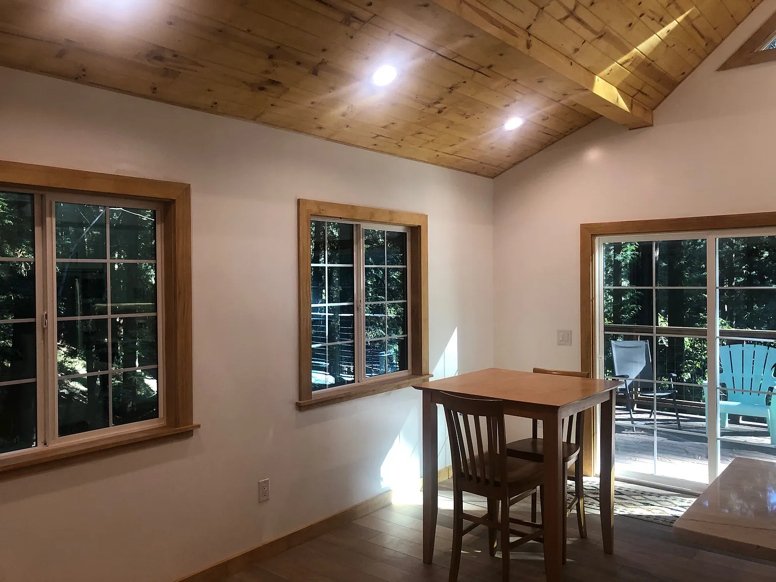 2 bed, 2.5 bath, 1360 sqft, $4,600 — Photo 2