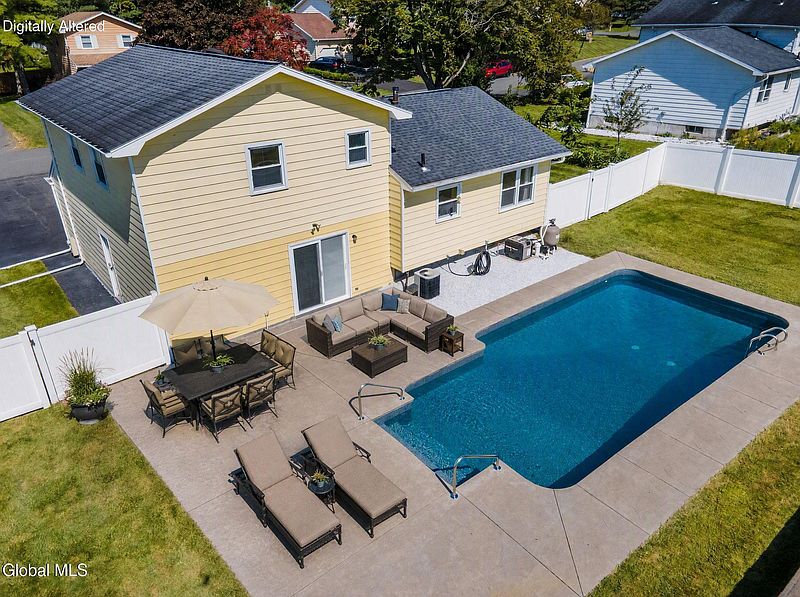 5th image of 16 Sherbrook Drive