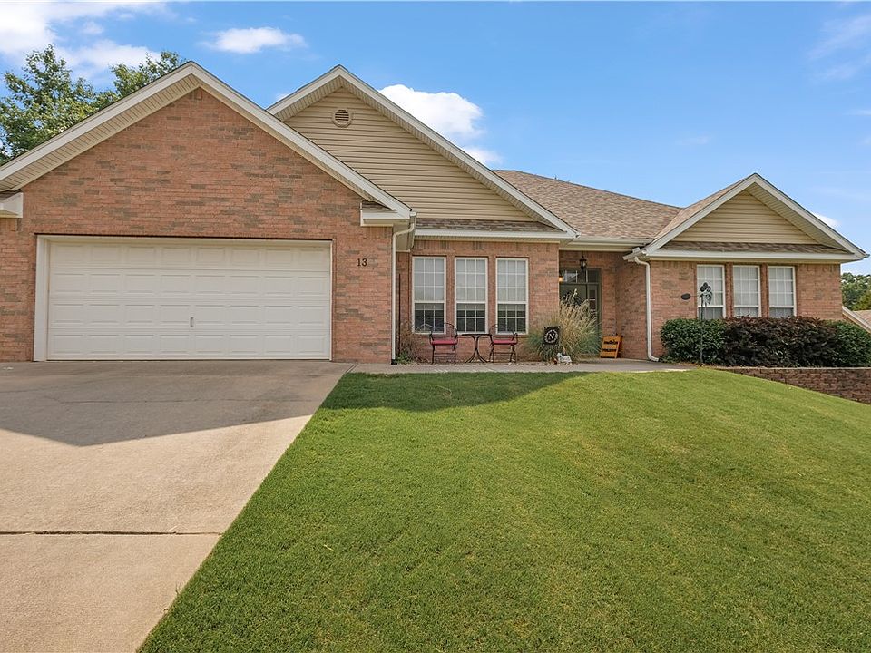 1st image of 13 Mills Dr