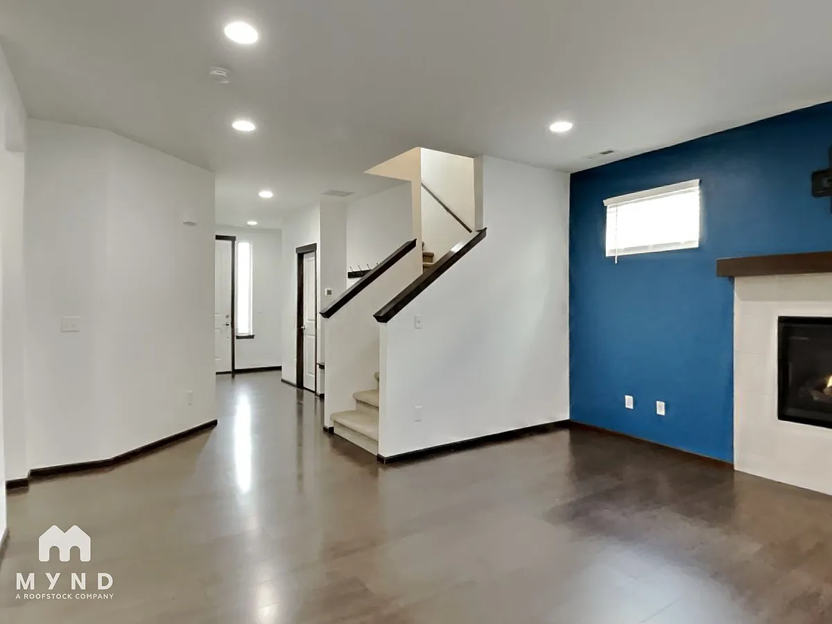 Building Photo - 2753 S 124th Ln