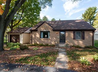 1145 Parkmoor Dr, Brookfield, WI 53005